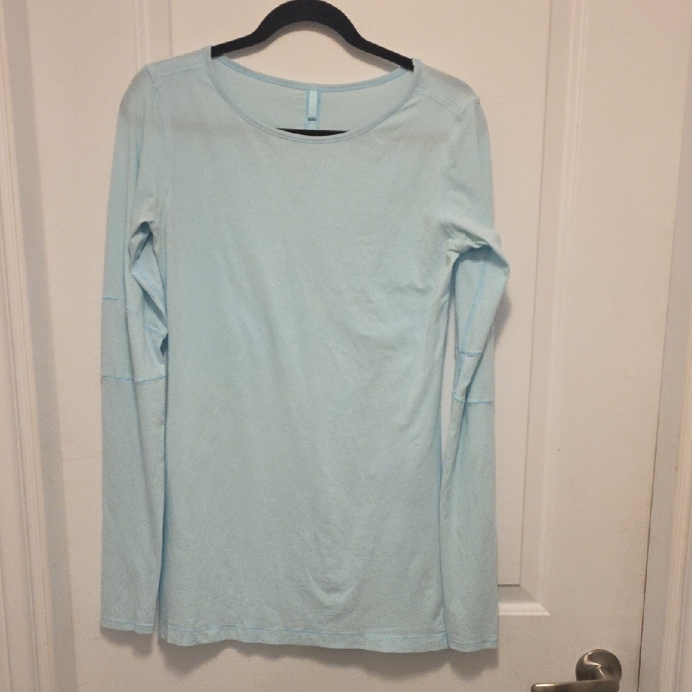 Lululemon Light Blue Long Sleeve Top Size 6/8, 18" P2P